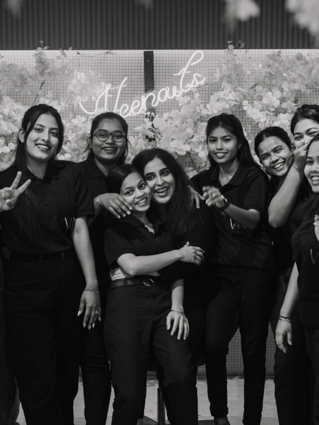Veenails Team